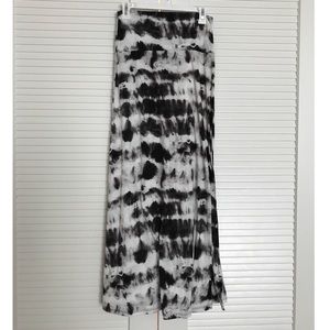 Black and White Tie Dye Maxi Skirt